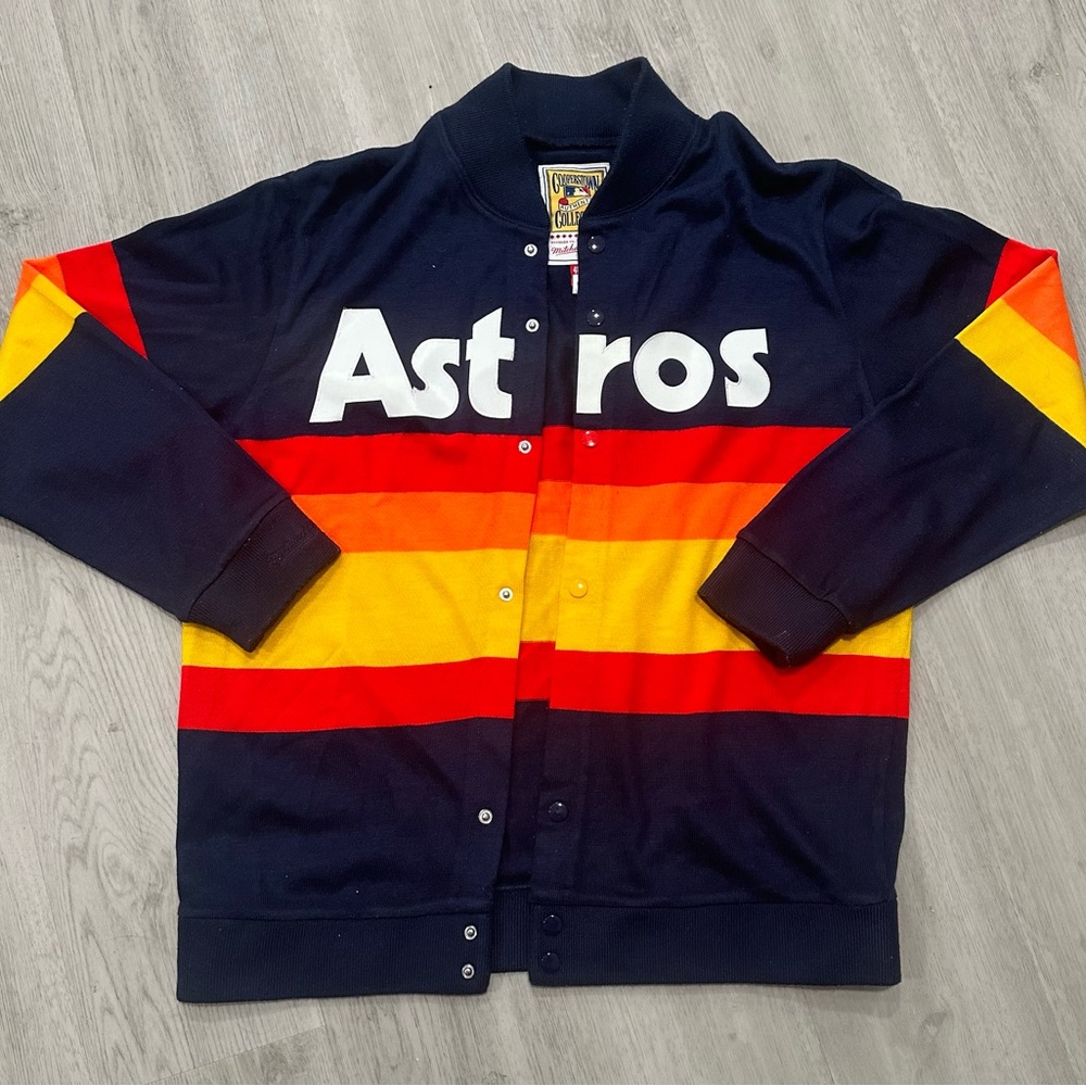 Authentic ASTROS Sweater.  No longer fits. Like NEW